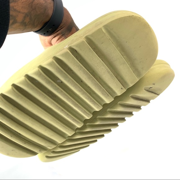 yeezy slides green color - Picture 3 of 7